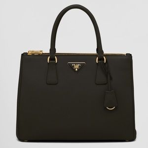 Large Prada Galleria Saffiano leather bag | Black